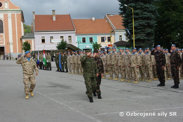  V Rožňave si vojaci zo štyroch misií prevzali medaile