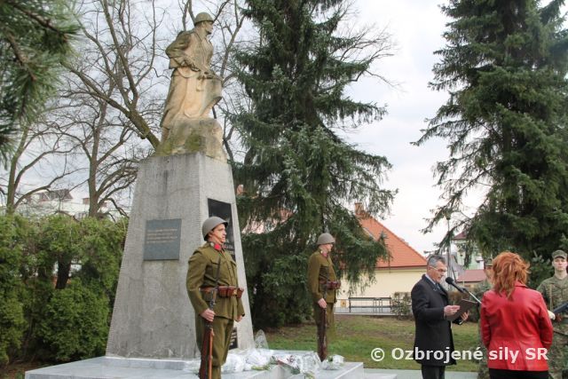 Sliačski letci spomínali na oslobodenie Sliača