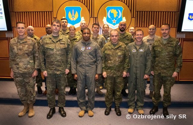 Pracovné rokovanie  vo veliteľstve USAFE-AFAFRICA