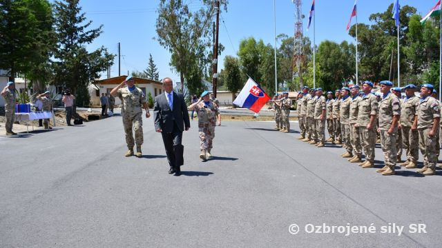 Minister obrany SR navštívil slovenských vojakov na Cypre